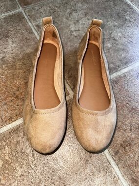 Universal Thread Tan Suede Ballet Flats